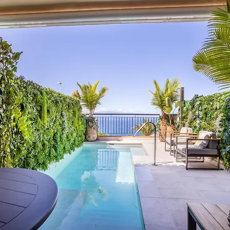 Sunset - Private Pool Apartmán